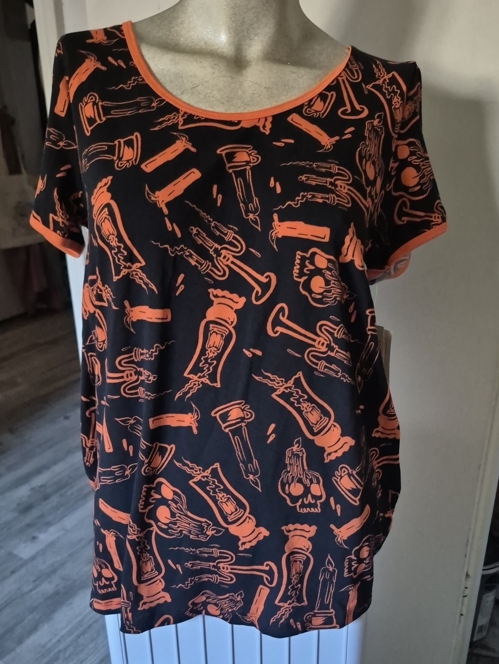 LuLaRoe Black Short Sleeve Tee with Orange Halloween Print XS
